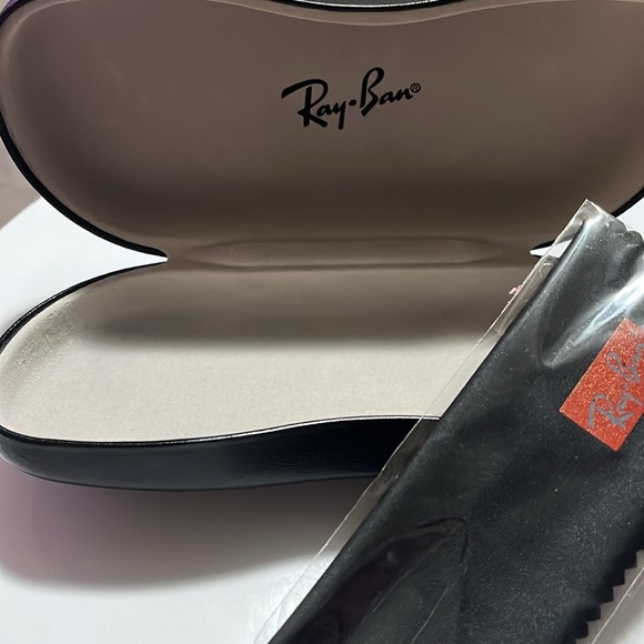 Ray-Ban Eyeglass frame case black unisex w lenses cloth, eyeglasses not included - Picture 7 of 8